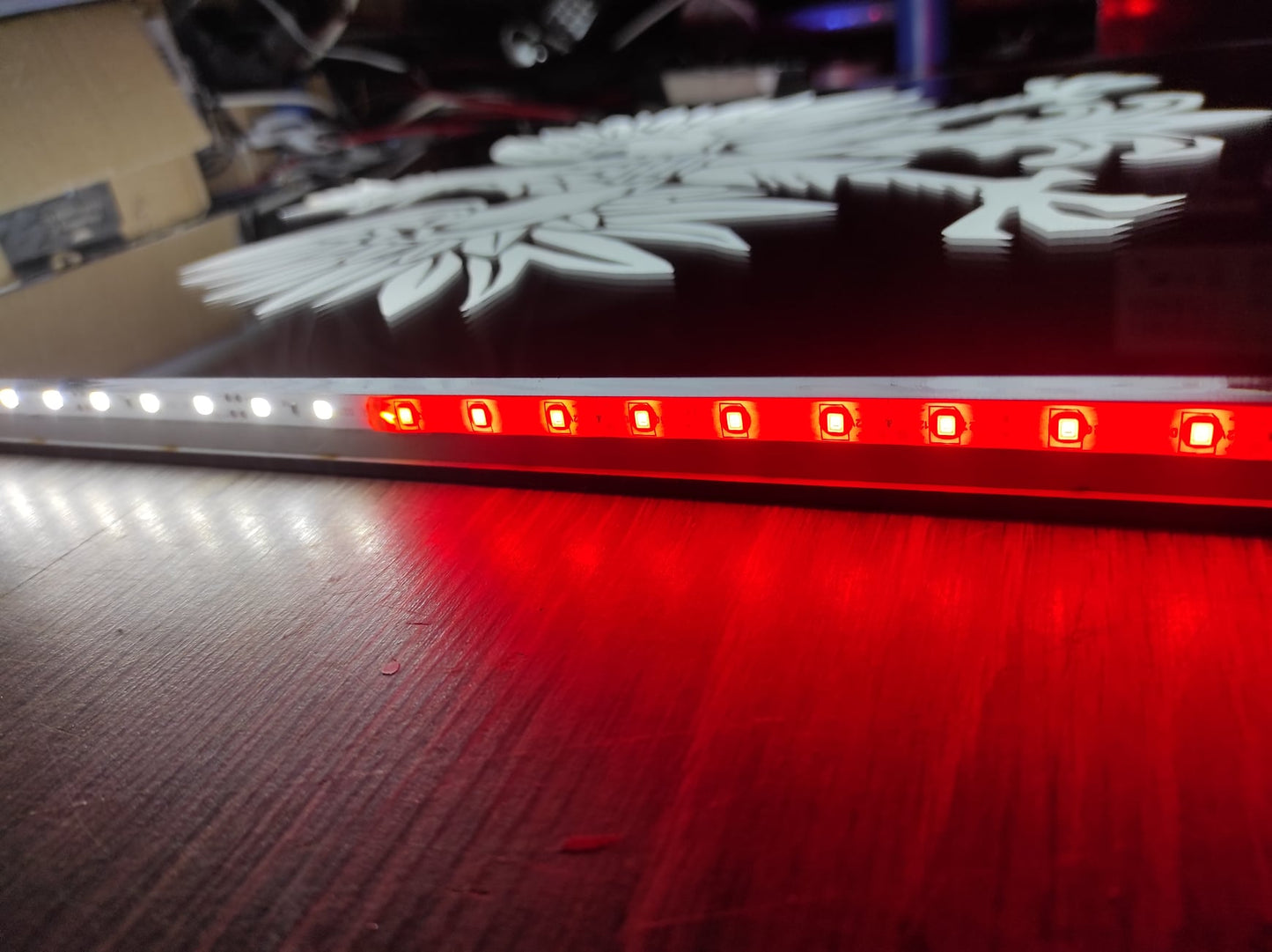 Lustro z Godłem Polski – LED