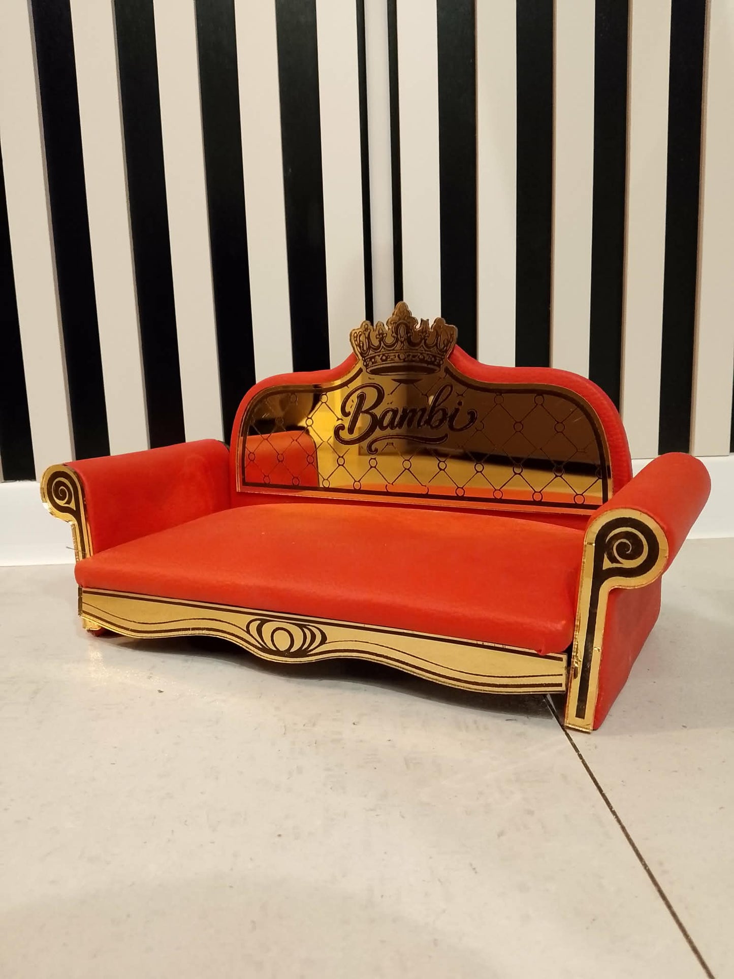 Stylowa sofa / leżanka dla królika