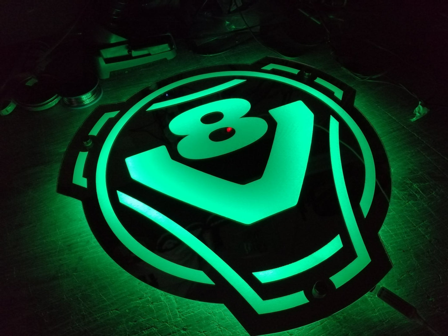 Lustro grawerowane v8